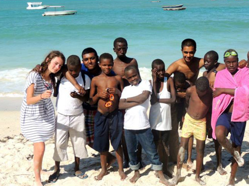 Volunteers on Mombasa beach with the streetkids