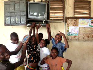 new-dvd-player-for-kenya-mombasa-kids