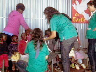 medical-volunteers-in-kenya-masai-from-Daniel