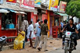 india-pondicherry-street